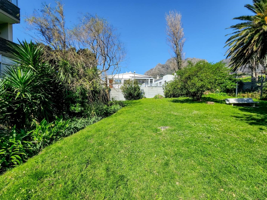 2 Bedroom Property for Sale in Vredehoek Western Cape